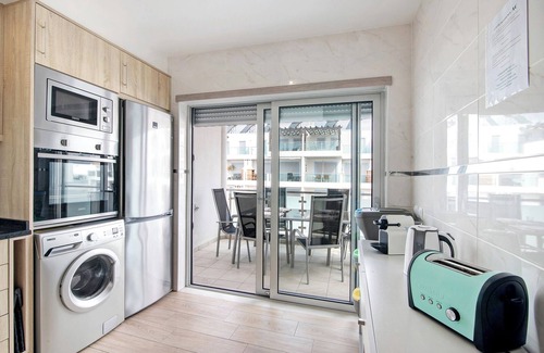 Vila Nova De Cacela Apartamento | Apartamento 'Numar Residence Aa' con piscina compartida, Wi-Fi y aire acondicionado