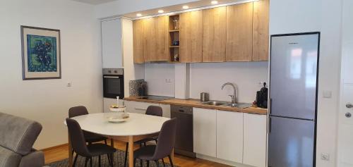 Mostar Old Town Apartamento | Apartment Nadia 3min from Old Bridge with FREE Garage