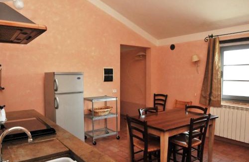 Castiglione del Lago Casa | Apartment near Lake Trasimeno with Pool