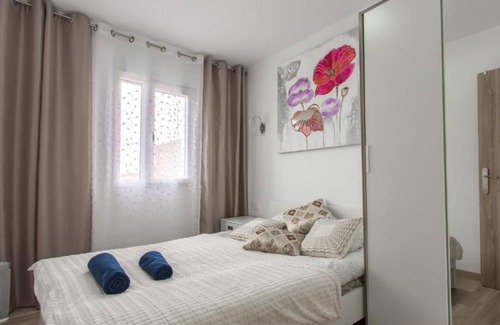 Na Rovella Apartamento | 2 bedroom Apartment near City of Arts 2
