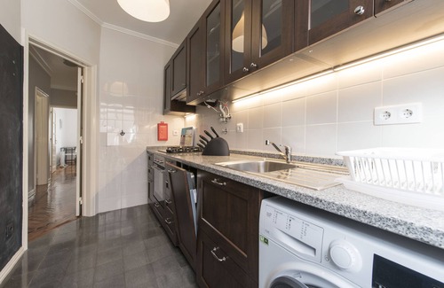 Alto do Pina Apartamento | Apartamento cerca de Fonte Luminosa * 2BD CENTRAL APT *