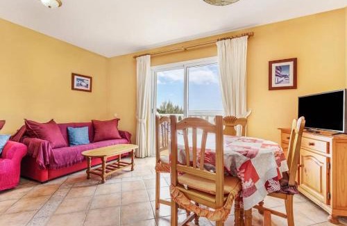 Bahia Calma Apartamento | Apartment near the beach, big terrace with nice sea views, wifi and parking