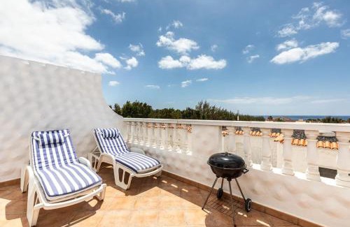 Bahia Calma Apartamento | Apartment near the beach, big terrace with nice sea views, wifi and parking