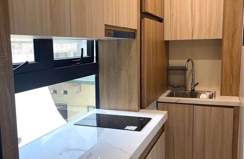 Yen Phu Apartamento | Apartment near West Lake, fully furnished, nice view, large balcony.