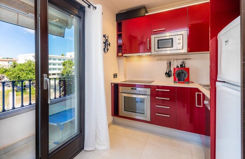 Cala Ratjada Apartamento | Apartamento 'Neo' cerca de la playa con balcón y Wi-Fi
