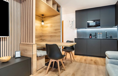 Pinzolo Apartamento | Apartamento 'New Boutique' con vistas a la montaña y Wi-Fi