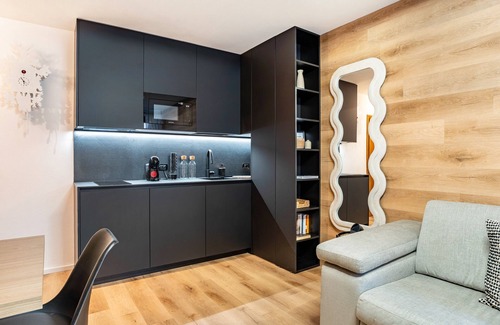 Pinzolo Apartamento | Apartamento 'New Boutique' con vistas a la montaña y Wi-Fi