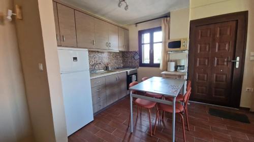 Nea Rodha Apartamento | Apartment next to the sea