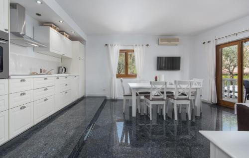 Zambratija Apartamento | Apartment Nias Place