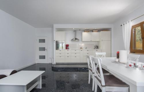 Zambratija Apartamento | Apartment Nias Place