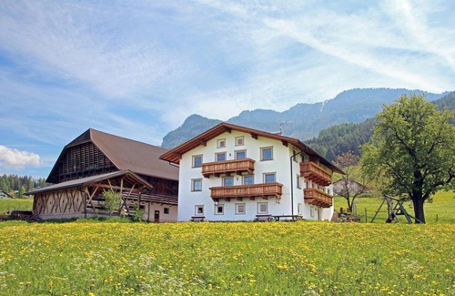 Castelrotto Apartamento | Apartamento 'Niglutsch - Puflatsch' con vistas a la montaña, balcón y Wi-Fi