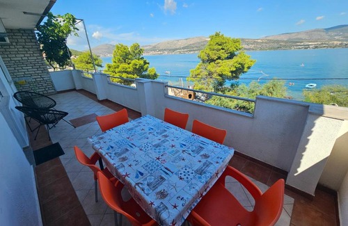 Municipality of Trogir Apartamento | Apartment Nikica
