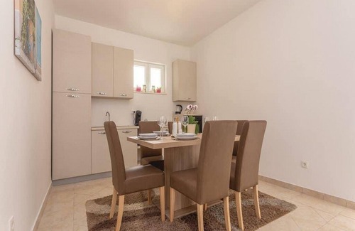 Sibenik Apartamento | Apartment Niko - Two Bedroom Apartment with Swimming Pool