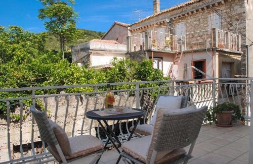 Cove Rogacic Apartamento | Apartment Nives
