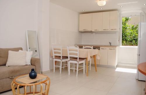 Cove Rogacic Apartamento | Apartment Nives
