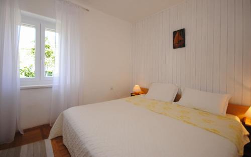 Cove Rogacic Apartamento | Apartment Nives