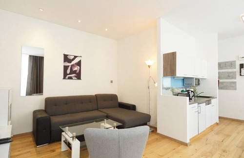 Funfhaus Apartamento | Apartment No. 13 in Vienna near Schönbrunn/Westbahnhof | Keyless Check-In