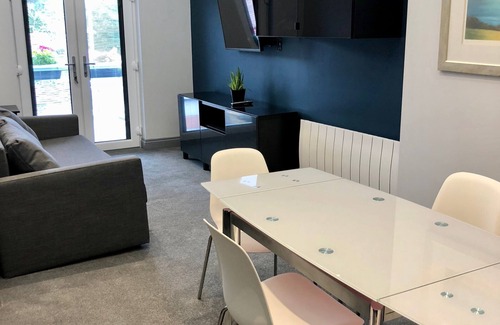 Beaconsfield Apartamento | Apartamento No. 2 WRS Beaconsfield New Town Central Fácil paseo a NFTS y la estación