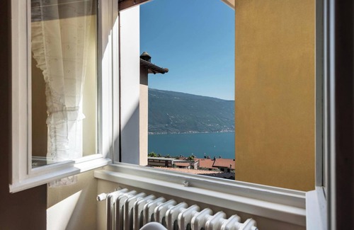 Oldesio Apartamento | Apartamento "Nonna Fina" con vistas al lago y a la montaña, piscina compartida y Wi-Fi