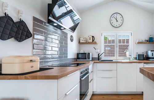 Wesselburen Apartamento | Apartamento 'Nordseeperle' con balcón y Wi-Fi