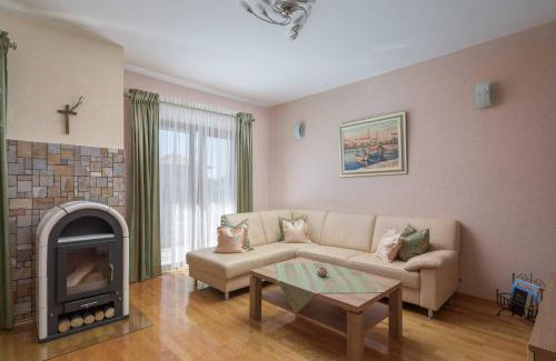 Kastel Novi Apartamento | Apartment Novi