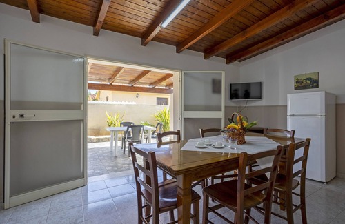 Mazara del Vallo Apartamento | Apartamento 'Oasi Lamia - 6' con piscina compartida, Wi-Fi y aire acondicionado