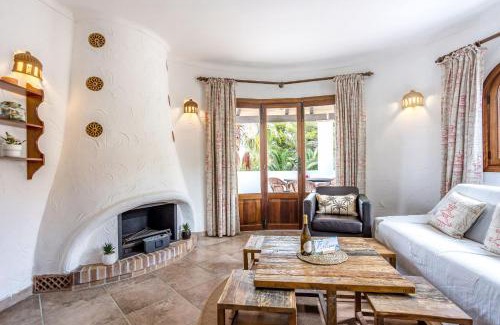 Son Moja Apartamento | Apartment Oasis Cala Santanyi with shared pool