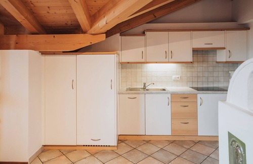 Rifiano Apartamento | Apartamento 'Oberegghof Hahnenkamm' con vistas a la montaña y Wi-Fi