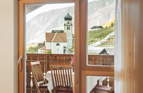 Rifiano Apartamento | Apartamento 'Oberegghof Hahnenkamm' con vistas a la montaña y Wi-Fi