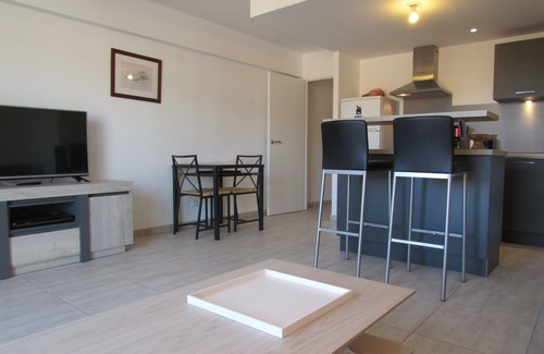 Port-Vendres Apartamento | Apartamento de 50 m2 para 2 personas con vista al mar y estacionamiento con aire acondicionado en el puerto