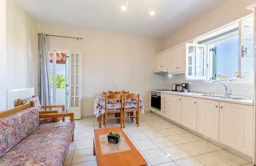 Acharavi Apartamento | Apartamento 'Olivea Apt 4' con vistas al mar, Wi-Fi y aire acondicionado