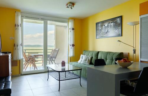 Balatonoszod Apartamento | Apartment Olivia by Interhome