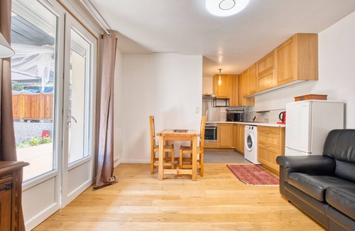 Perigueux Apartamento | Apartamento "Olympe" – Terraza y jardín, ideal para pareja o familia pequeña