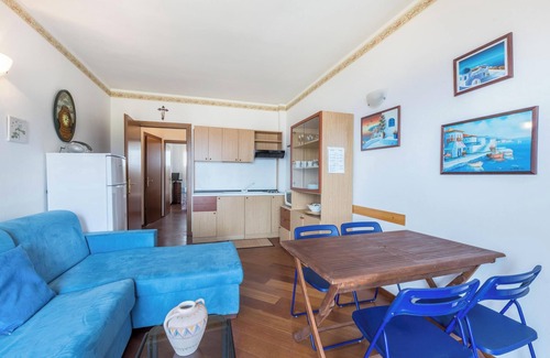 Solarolo Apartamento | "On the Beach Manerba del Garda" con vistas al lago, piscina, jardín y Wi-Fi