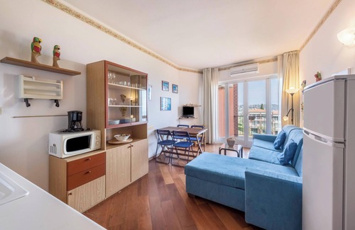 Solarolo Apartamento | "On the Beach Manerba del Garda" con vistas al lago, piscina, jardín y Wi-Fi