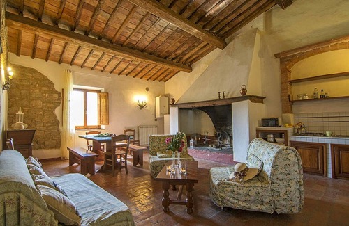 Torrita di Siena Apartamento | Apartamento en el primer piso con una hermosa vista panorámica.