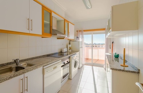 Armacao de Pera Apartamento | Apartamento en las afueras de Armacao de Pera con vista al mar