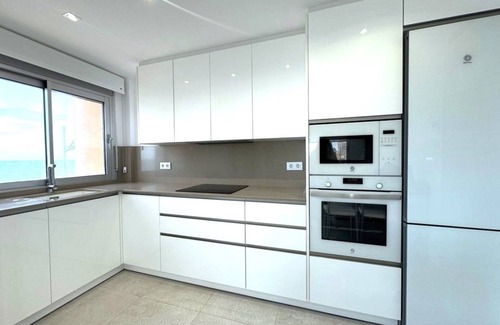 El Perelló Apartamento | Apartment on the BEACHFRONT, stunning sunrises and sunsets.
