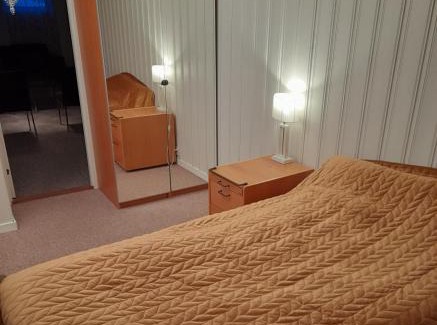 Skien Apartamento | apartment on the first floor of the house