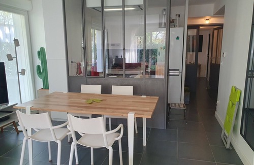 Merignac Apartamento | Apartamento en planta baja. Rodeado de vegetación