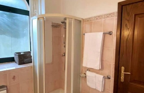 Pontremoli Apartamento | Apartment on the river in a historic village