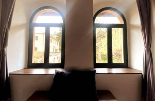 Pontremoli Apartamento | Apartment on the river in a historic village