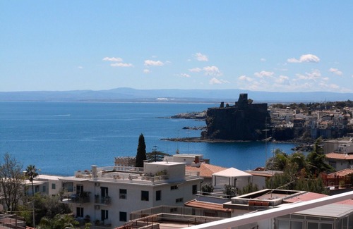 Aci Trezza Apartamento | Apartamento en el mar gran vista a la bahía