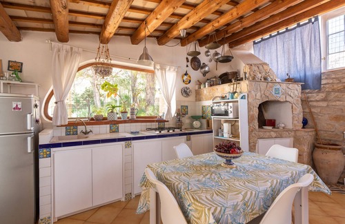 Cornino Apartamento | Apartamento vacacional "Open Space Sul Mare" con vistas al mar, 3 terrazas y Wi-Fi