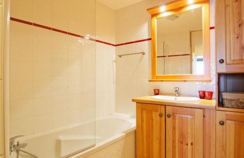 Reberty Apartamento | Apartment Origanes 525 by Interhome
