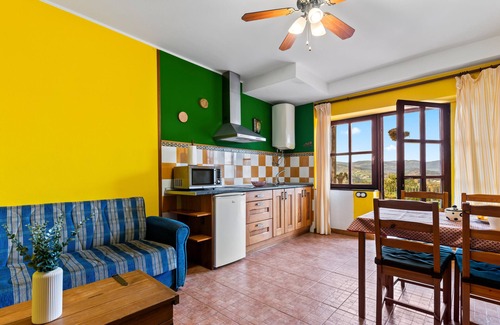 Tornon Apartamento | Apartamento 'Ortografía' con vistas a la montaña, terraza privada y Wi-Fi