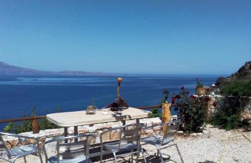 Kolymbari Casa | apartment over the sea Private place to swim