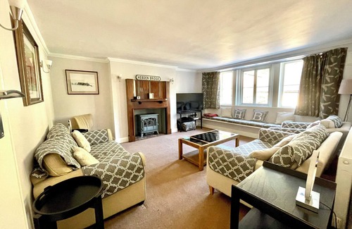Wadsworth Apartamento | Apartment overlooking the river in the heart of Hebden Bridge - Pet friendly!