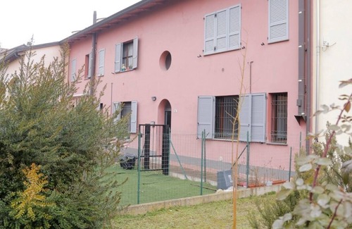 Sissa Trecasali Apartamento | Apartment overlooking the garden.