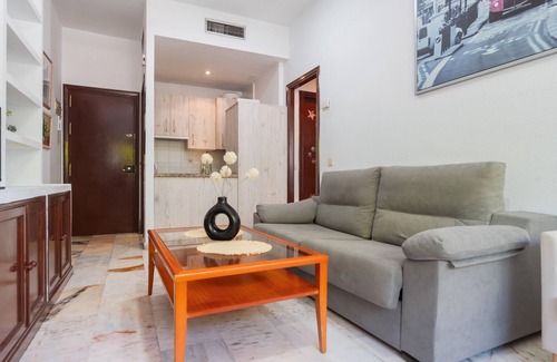 Parque Alcosa Apartamento | Apartamento 'Palacio De Congresos' con piscina compartida, Wi-Fi y aire acondicionado